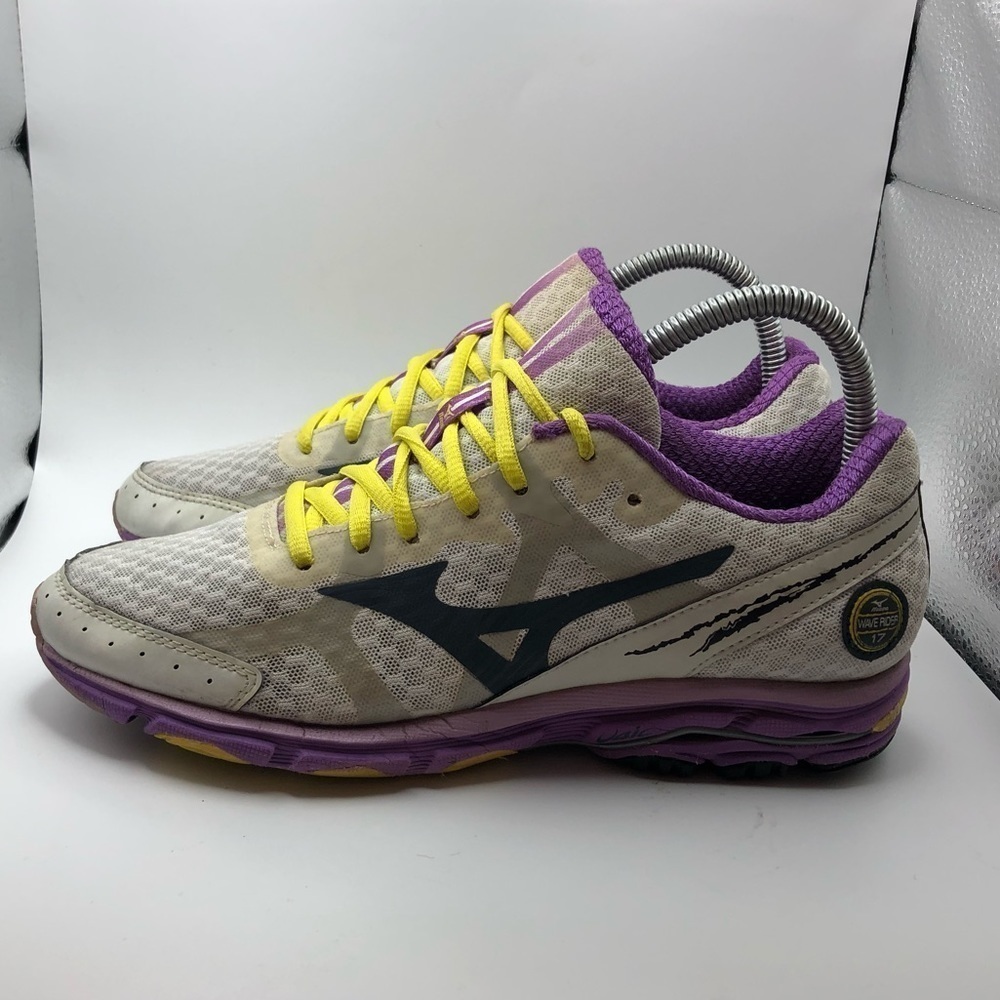 Mizuno Wave Rider 17 womens sneakers size 8